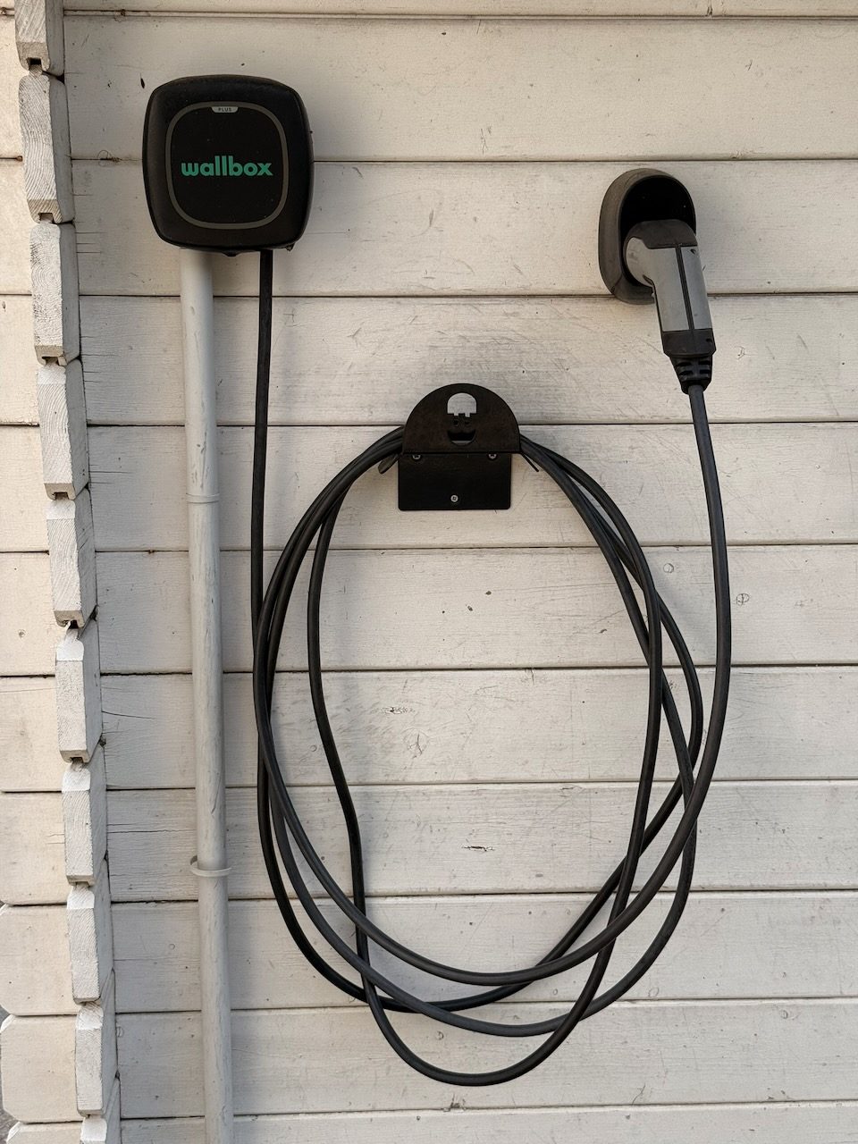 Borne de recharge Wallbox avec câble de 7 mètres