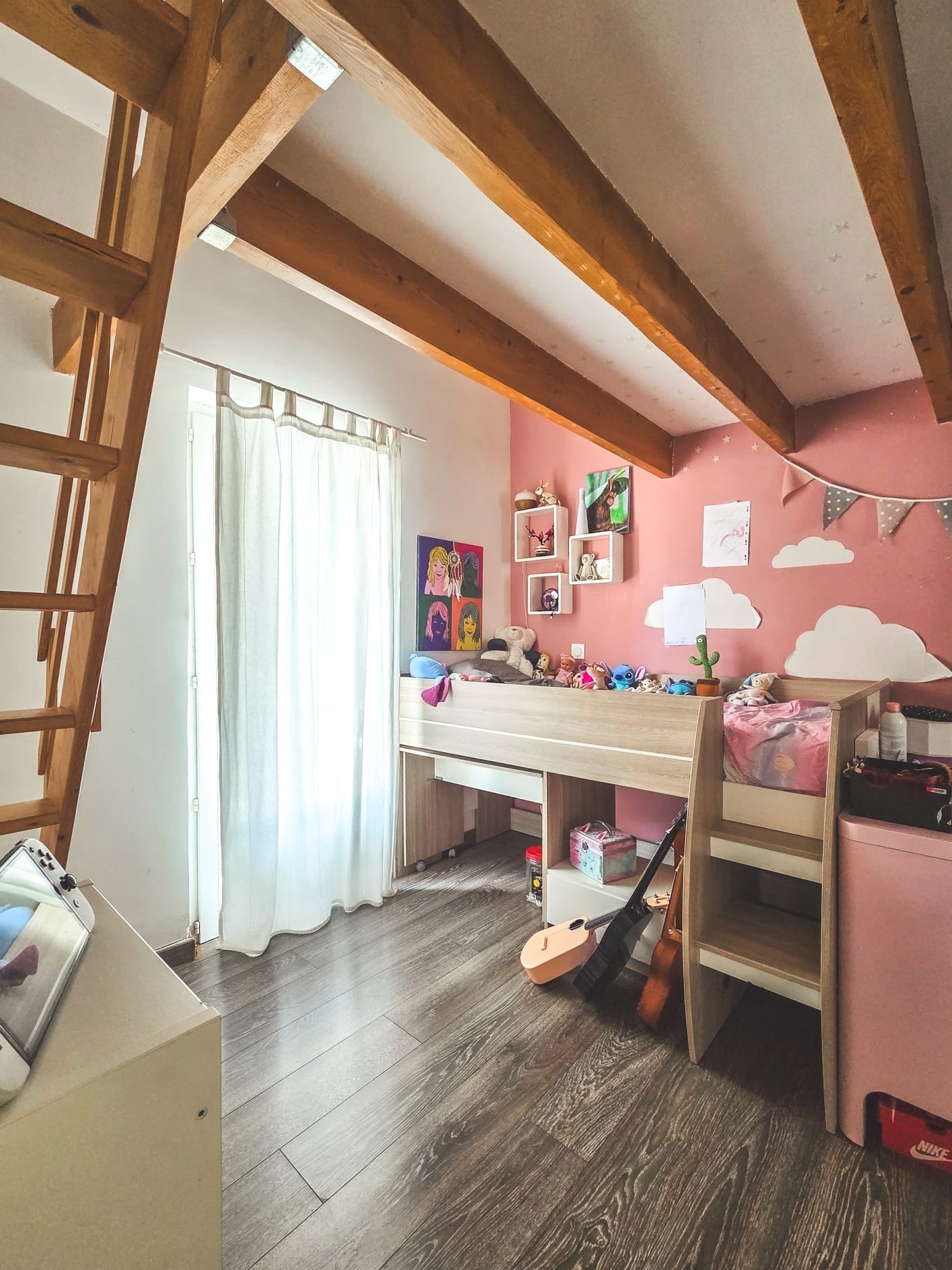 Chambre enfant sous charpente